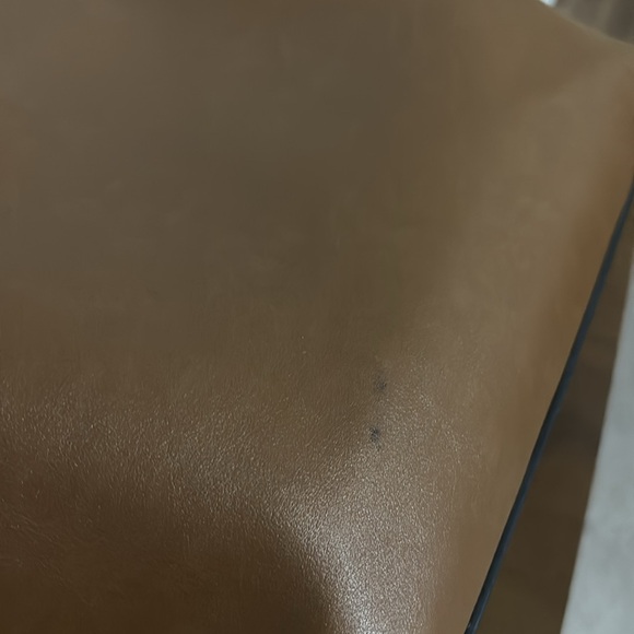 Nine West brown purse with zip closure, middle zip pocket, 3 sections. - Picture 5 of 9